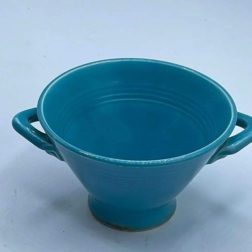 Vintage Homer Laughlin Harlequin sugar bowl in Turquoise.